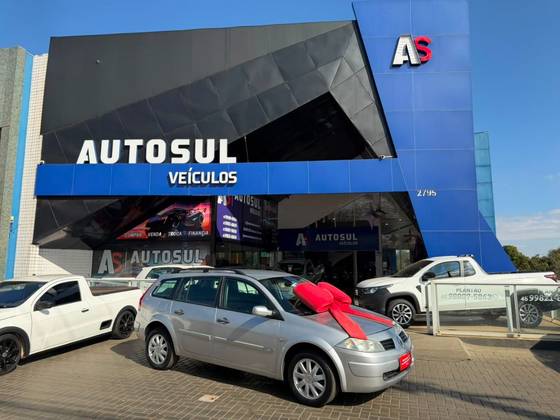 RENAULT MEGANE 1.6 DYNAMIQUE GRAND TOUR 16V FLEX 4P MANUAL RENAULT MEGANE 1.6 DYNAMIQUE GRAND TOUR 16V FLEX 4P MANUAL